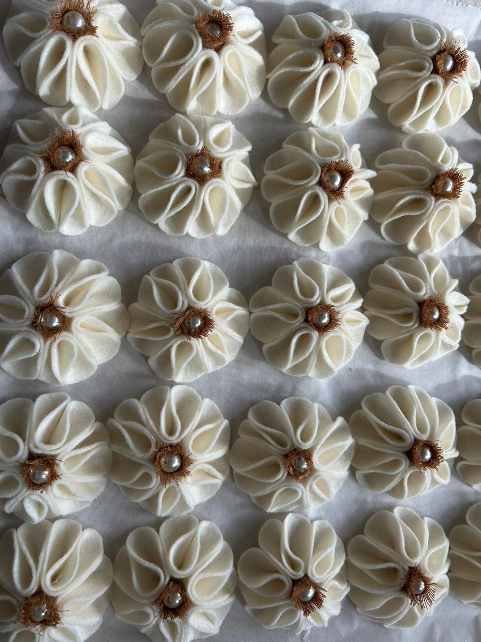 Vilten broches van Oys