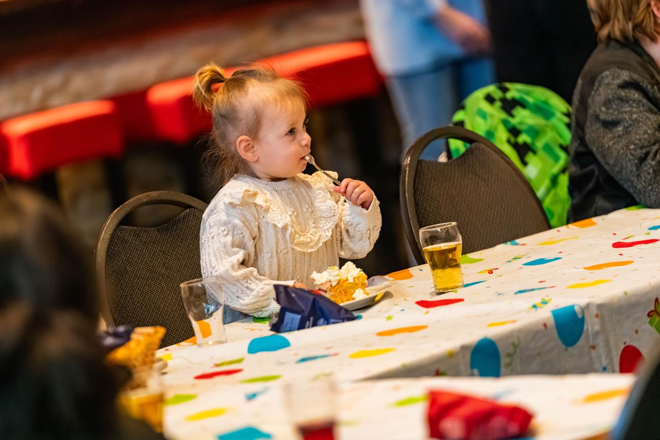 Kindje jubileumfeest O&K